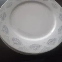بشقاب دیس وچنگال