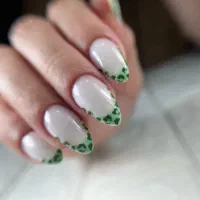 مدل (برای تکمیل البوم پیج کاری)برای طراحی ناخن|خدمات آرایشگری و زیبایی|رشت, معلم|دیوار