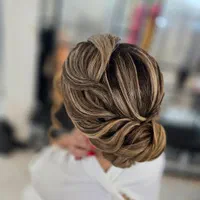 شنیون کار حرفه ای|خدمات آرایشگری و زیبایی|مشهد, حجت|دیوار