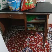 میز تحریر فلزی بامقاومت بالا.