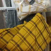 تعدادی لباس|لباس|فردوس (خراسان), |دیوار