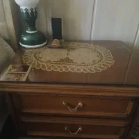 تخت خواب دو نفره همراه با میز توالت و دو پاتختی|تخت و سرویس خواب|شیراز, قالیشویی|دیوار