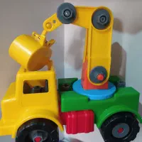 تعدادی اسباب بازی بچه به دلیل عدم استفاده|اسباب‌بازی بچه|میاندوآب, |دیوار