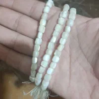 تسبیح سنگی کار دست با قدمت ۶۰ساله