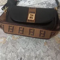 کیف دوشی مارک فندی