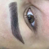 خدمات و آموزش آرایش دائم و کاشت ناخن