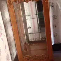 ویترین چوبی زیبا و تمیز