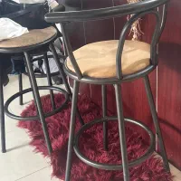 سه عدد صندلی