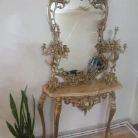 آینه و شمعدان فلزی