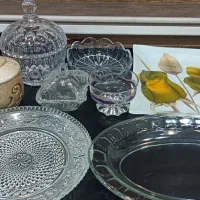 تعدادی ظرف پذیرایی