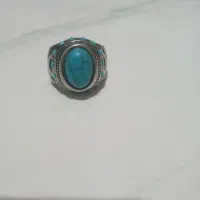 انگشترفیروزه نقره نیست وسنگ شرف شمس