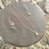 نیم ست طرح قلب.گوشواره و پلاک زنجیر