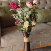 گل و گلدان و تابلو نقاشی