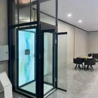 کارگر اشنا به ساخت بالابر و اگزاست فن صنعتی