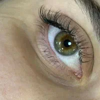 اکستنشن مژه و لیفت