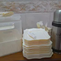 وسایل پکنیک ظروف پلاستیکی به همراه فلاکس