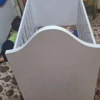 تخت خواب گهواره ای به همراه تشک|تخت و صندلی بچه|ری, فیروزآبادی|دیوار
