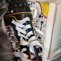 کفش لوبوتین