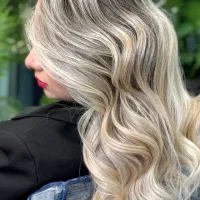 تخصصی ترین خدمات رنگ و لایت تغییر چهره ..