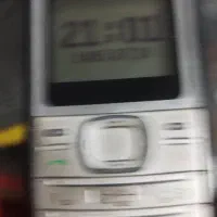 گوشی موبایل۱۱۰۰ و۱ عددفرغون