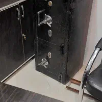 گاو صندوق ۲ در|ابزارآلات|شیروان (خراسان), |دیوار