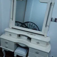 میز آیینه چوبی