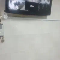 تلویزیون ۳۷ اینچ سامسونگ کاملا سالم با پایه دیواری