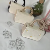 کیف|کیف، کفش، کمربند|رشت, گلسار|دیوار