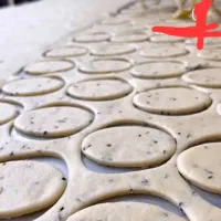 ۳کیلوخریدکلوچه نان چیپسی ۱۵ عدد اشانتیوم