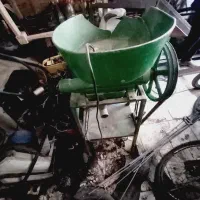 یک دستگاه آب لیمو گیری