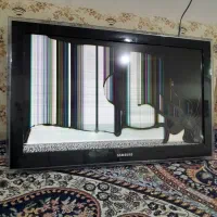 تلویزیون ال سی دی هستش ضربه خورده
