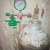 کپسول اکسیژن به همراه مانومتر