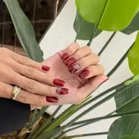 کاشت ناخن برق + مدل رایگان|خدمات آرایشگری و زیبایی|کرمانشاه, |دیوار