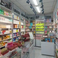 فروشنده لوازم ارایشی خانوم