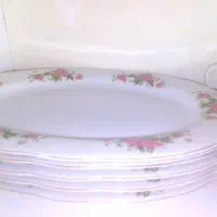 همه ی ظرف ها باهم به فروش میرسد فقط ۵ تومن
