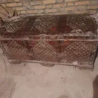 صندوق لباس قدیمی