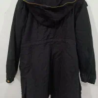 پالتو|لباس|اهر, |دیوار