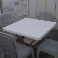میز و صندلی ۴ نفره در حد نو
