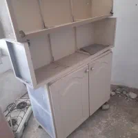 مقداری کابینت فلزی سالم سینک و شیر و درب سرویس