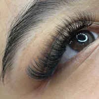 وسایل مژه فروخته میشود