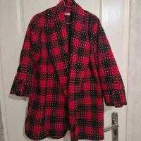 کت قرمز درحدنو