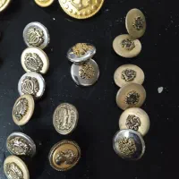 قالیچه خییلی قدیمی ـدکمه قدیمی|کلکسیون اشیاء عتیقه|قم, زینبیه|دیوار