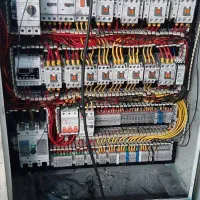 خدمات فنی ( مکانیک و برق)