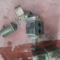 فروش بلوک هیدرولیک و تعدادی شیرفشار دستگاه‌ تزریق|ماشین‌آلات صنعتی|میبد, |دیوار