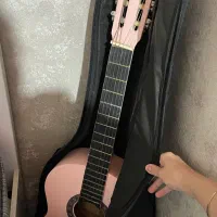 گیتار دیاموند صورتی