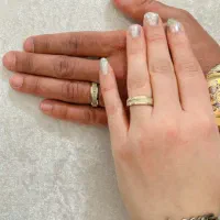 ضامن وام ازدواج میخوام بهش دهن شیرینی میرسه