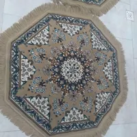 یک جفت فرش ۶ضلعی کرم رنگ