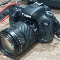 فروش فوری دوربین حرفه ای canon 7d ii