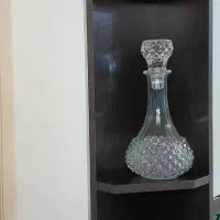 تنگ و گیلاس و مجسمه کریستال