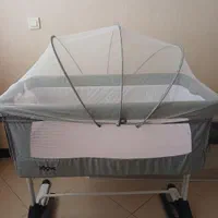تخت کنار مادر زویه